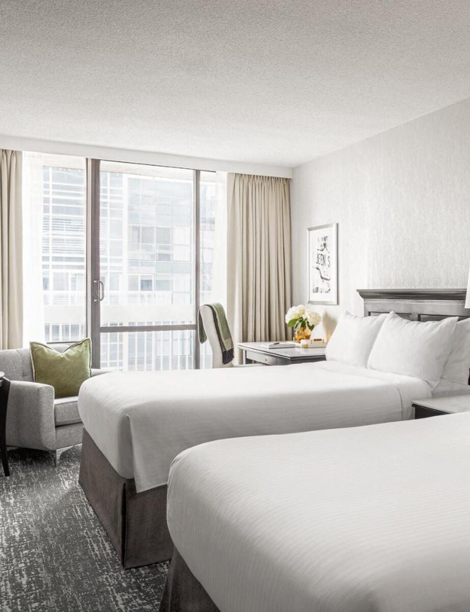 Room pic-chelsea-hotel-toronto-15