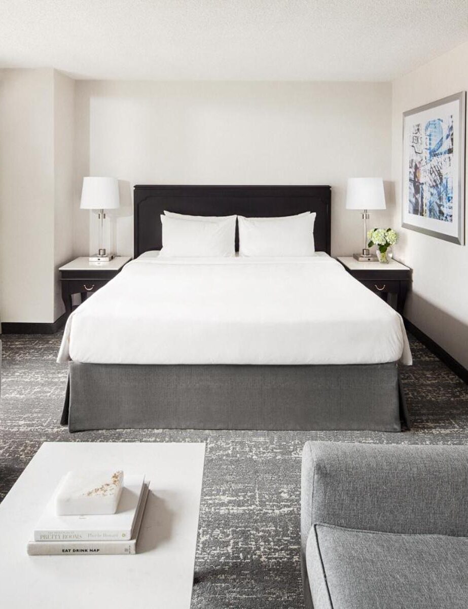 Room pic-chelsea-hotel-toronto-8